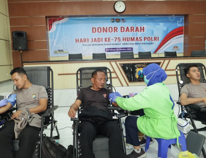 Polda Jatim dan Insan Pers Gelar Donor Darah, Wujud Sinergi Kemanusiaan di Hari Jadi ke-75 Humas Polri